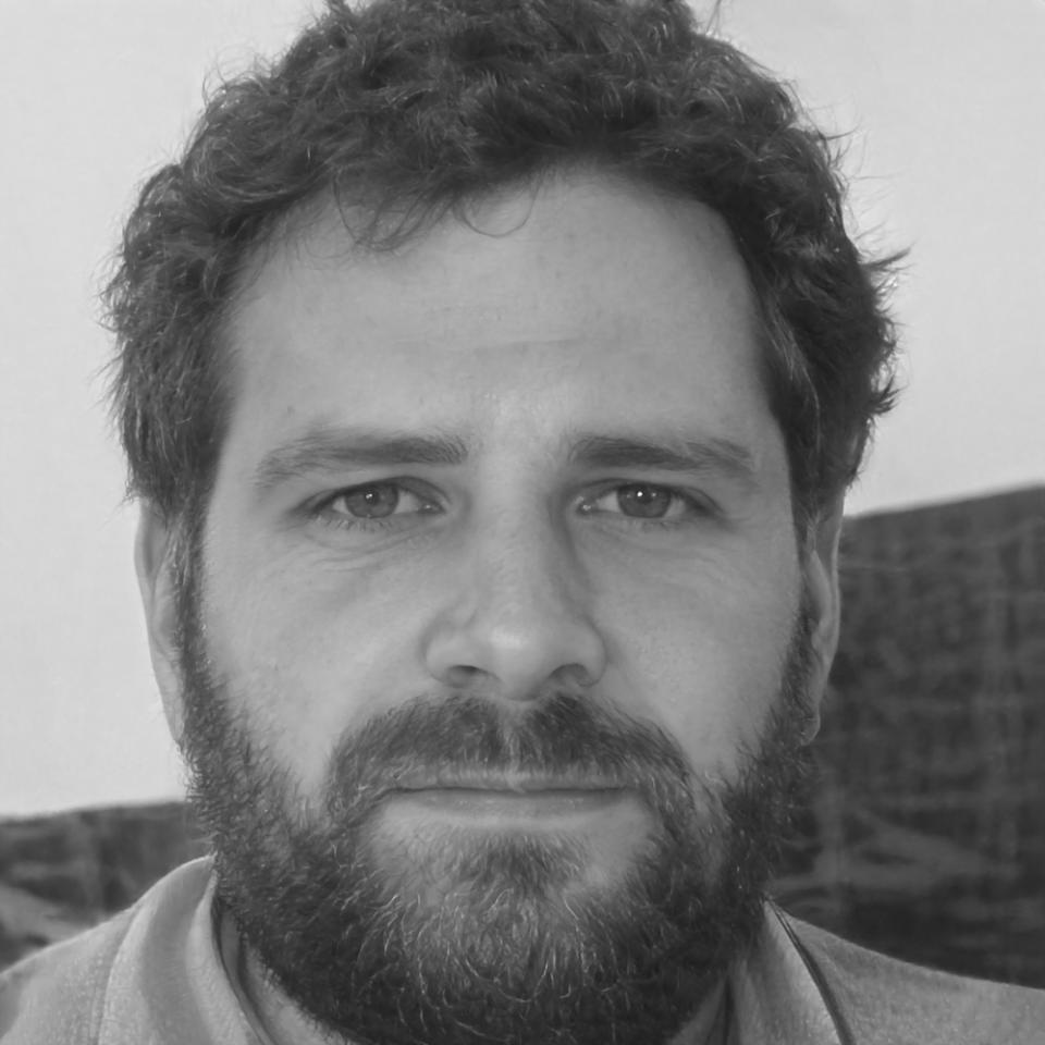 Carlito Mendizábal, analista financiero senior